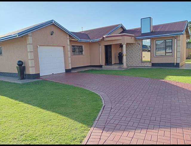 3 BEDROOM HOUSE FOR SALE IN VANDERBIJLPARK CE 4